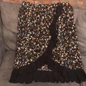 Floral skirt with wrap illusion front slit